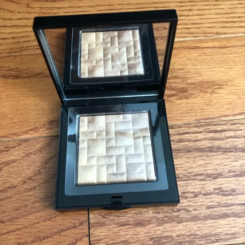 Bobbi Brown Moon Glow Highlighting Powder Makeup NWT